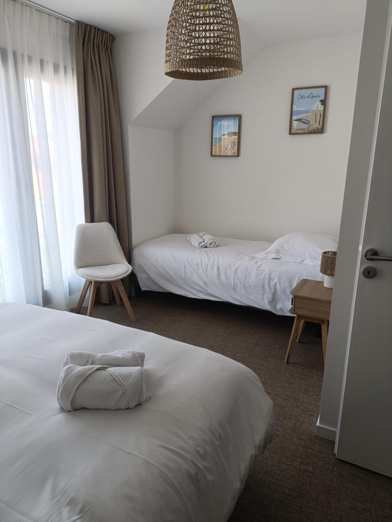 Logis- Hotel De La Baie De Wissant & Appartements ภายนอก รูปภาพ