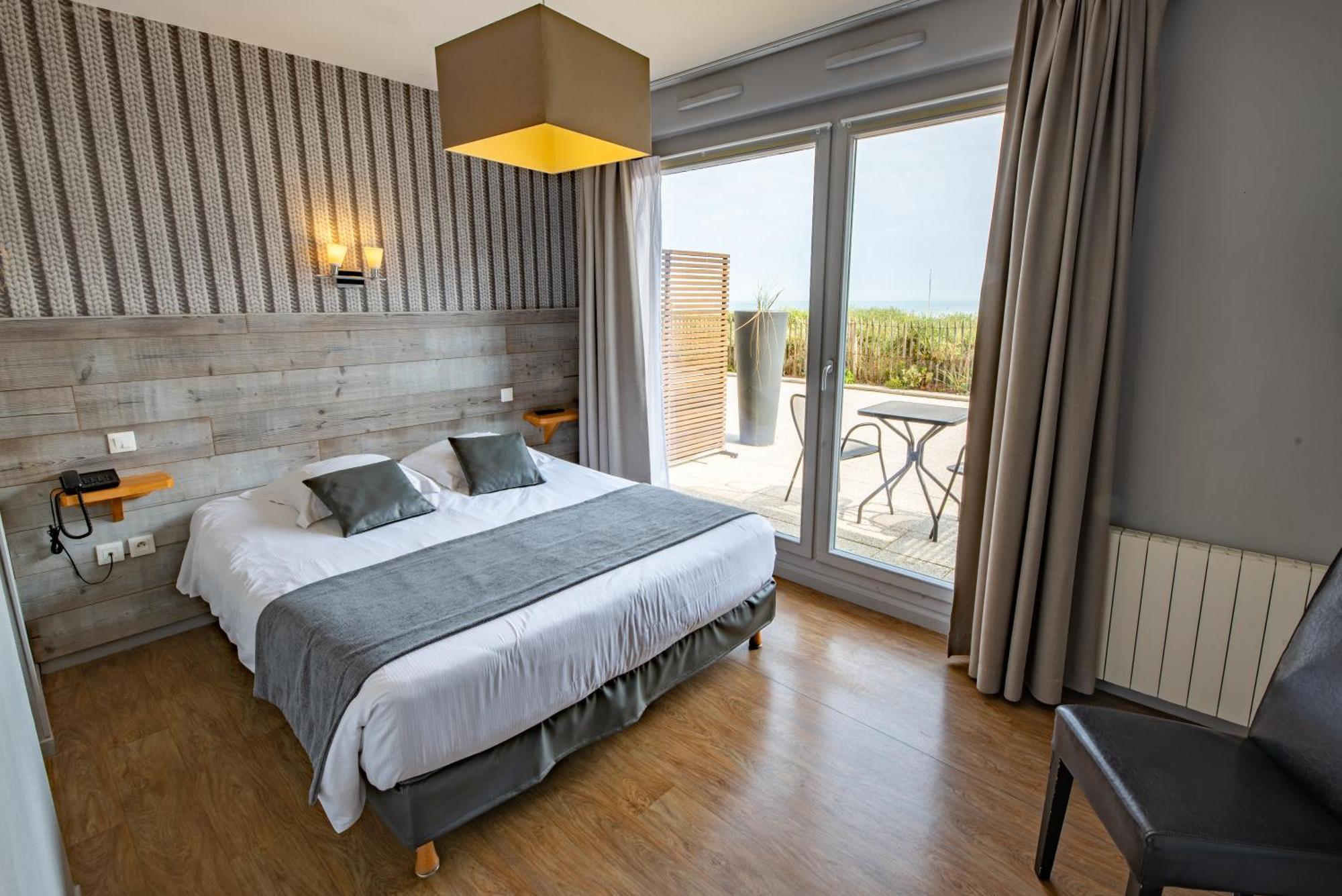 Logis- Hotel De La Baie De Wissant & Appartements ภายนอก รูปภาพ